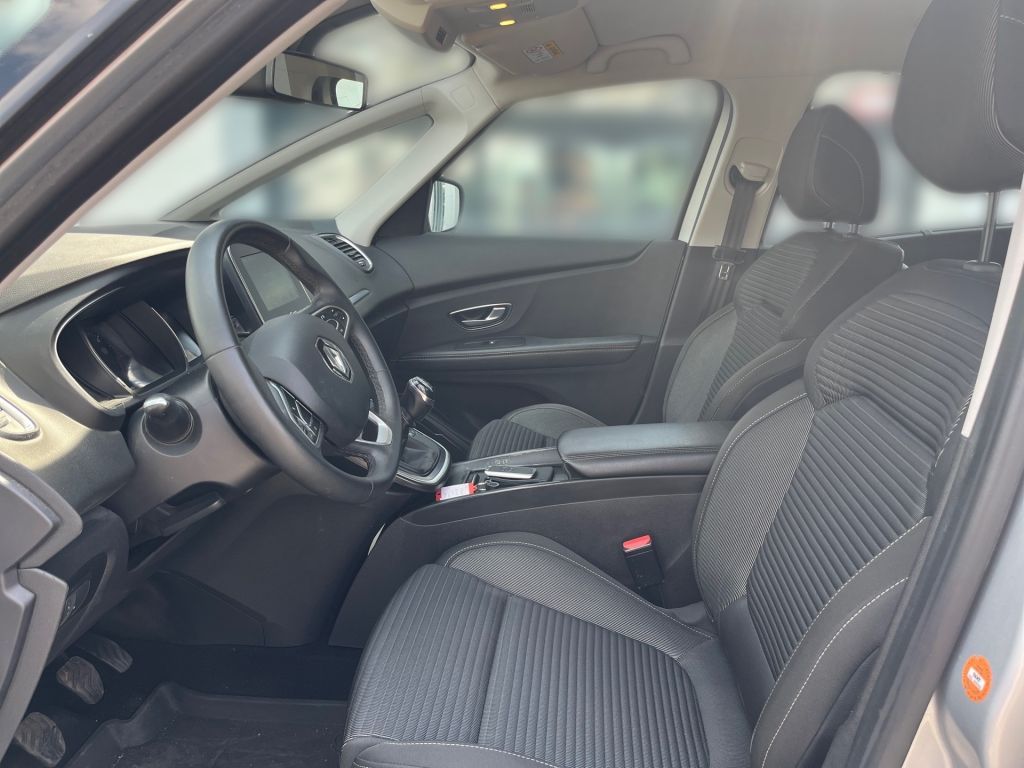 Fahrzeugabbildung Renault Grand Scenic BLUE dCi 120 BUSINESS EDITION