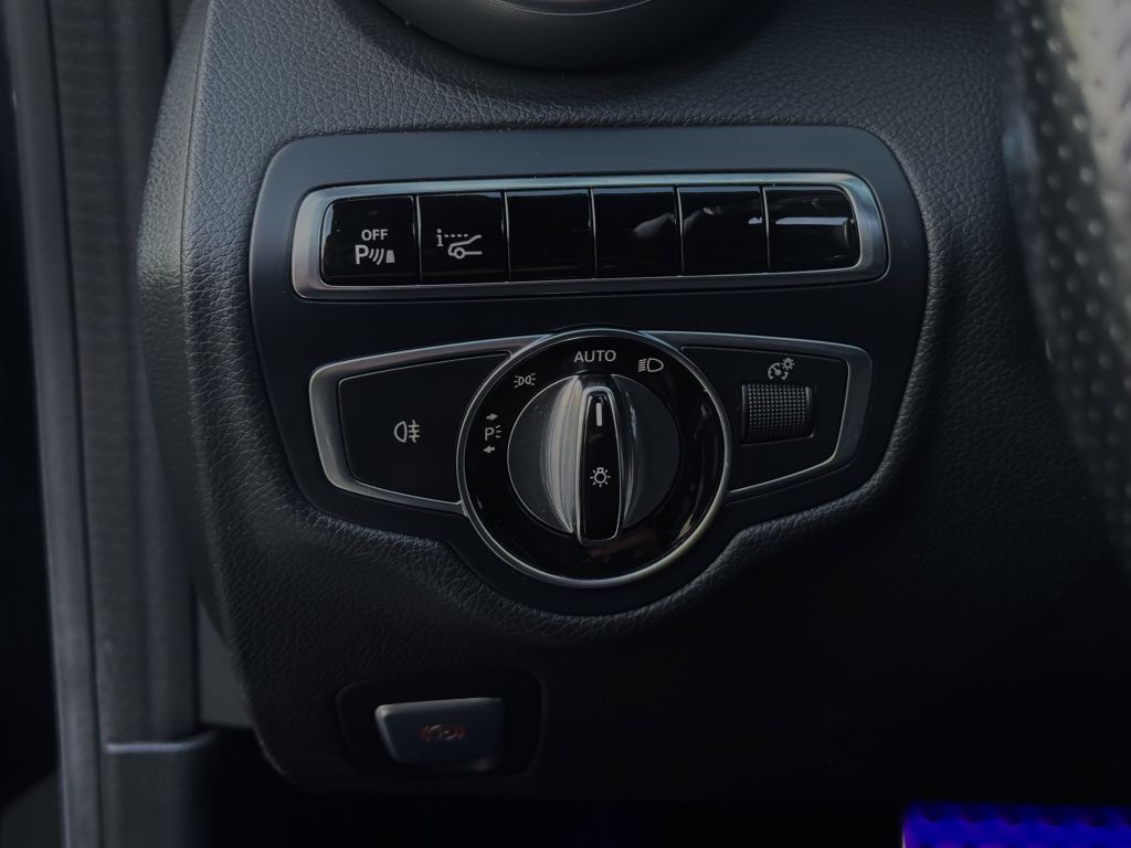Fahrzeugabbildung Mercedes-Benz C 300 Coupe AMG Line +Night P.+HUD+ Pano+8fach b