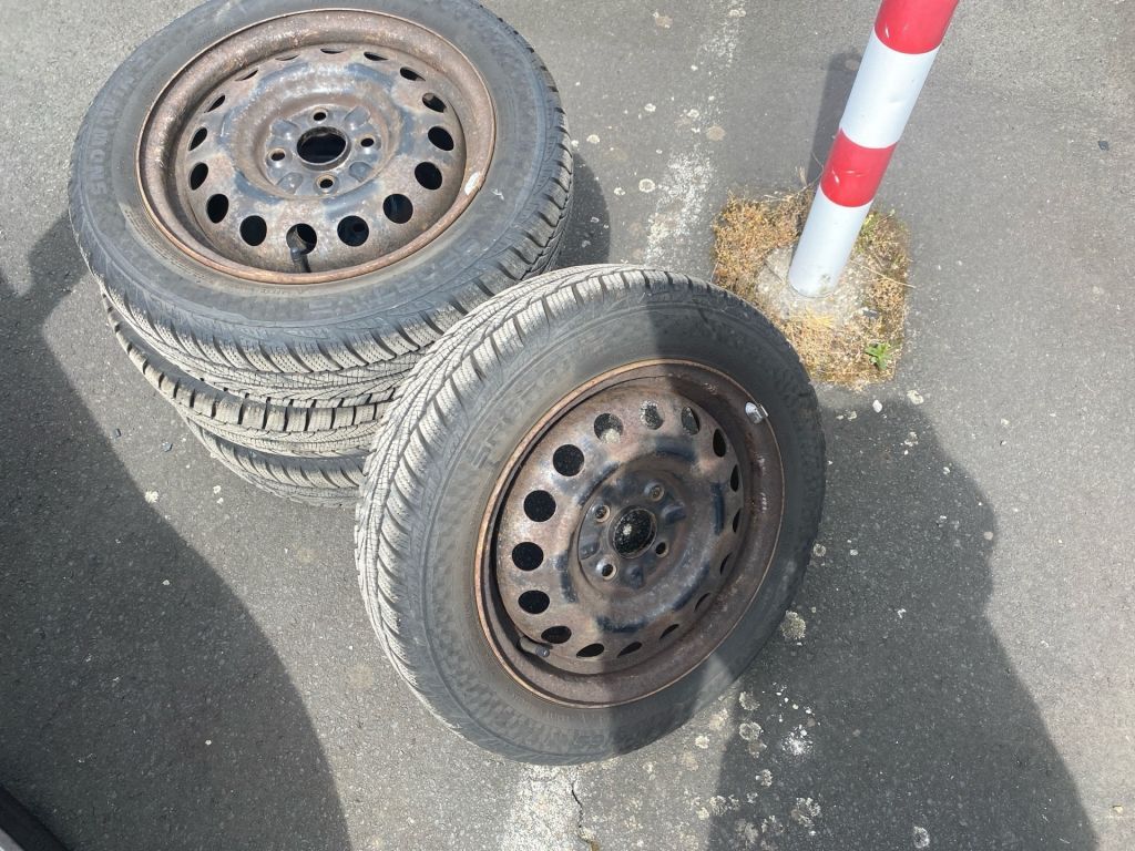 Fahrzeugabbildung Toyota Aygo Cool +Alwetterreifen+ WKRS+ Klima