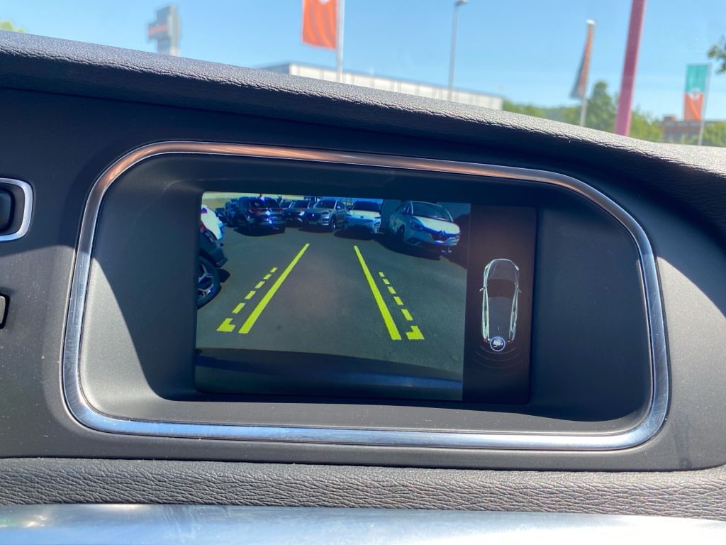 Fahrzeugabbildung Volvo V40 D3 Kinetic +R.Kamera+ Klima-P.+ PDC
