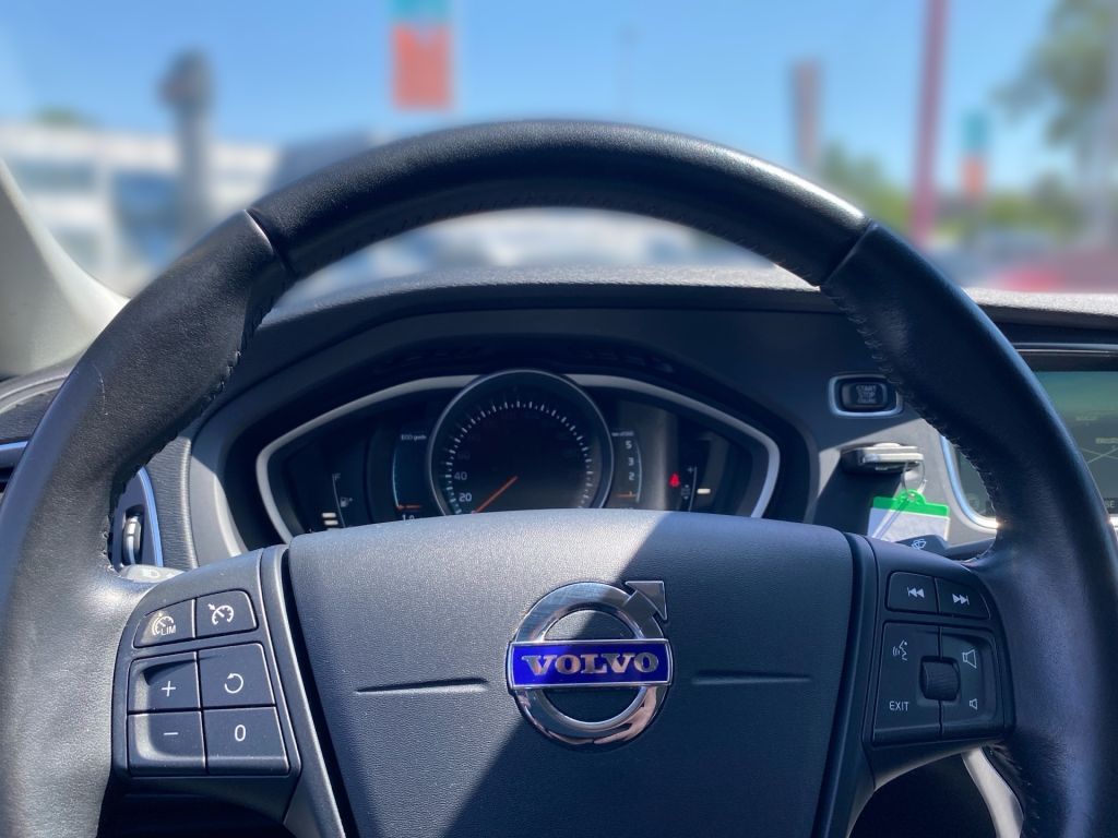 Fahrzeugabbildung Volvo V40 D3 Kinetic +R.Kamera+ Klima-P.+ PDC