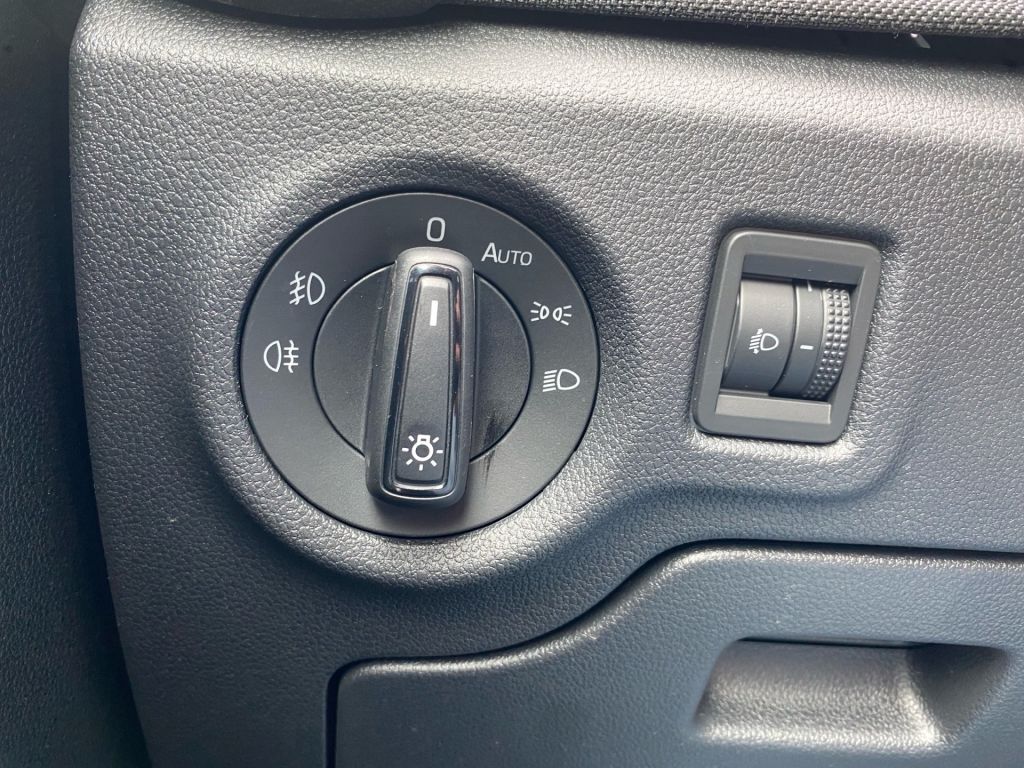 Fahrzeugabbildung SKODA Fabia 1.0 TSI Style +Business P.+ LED+ Apple Car