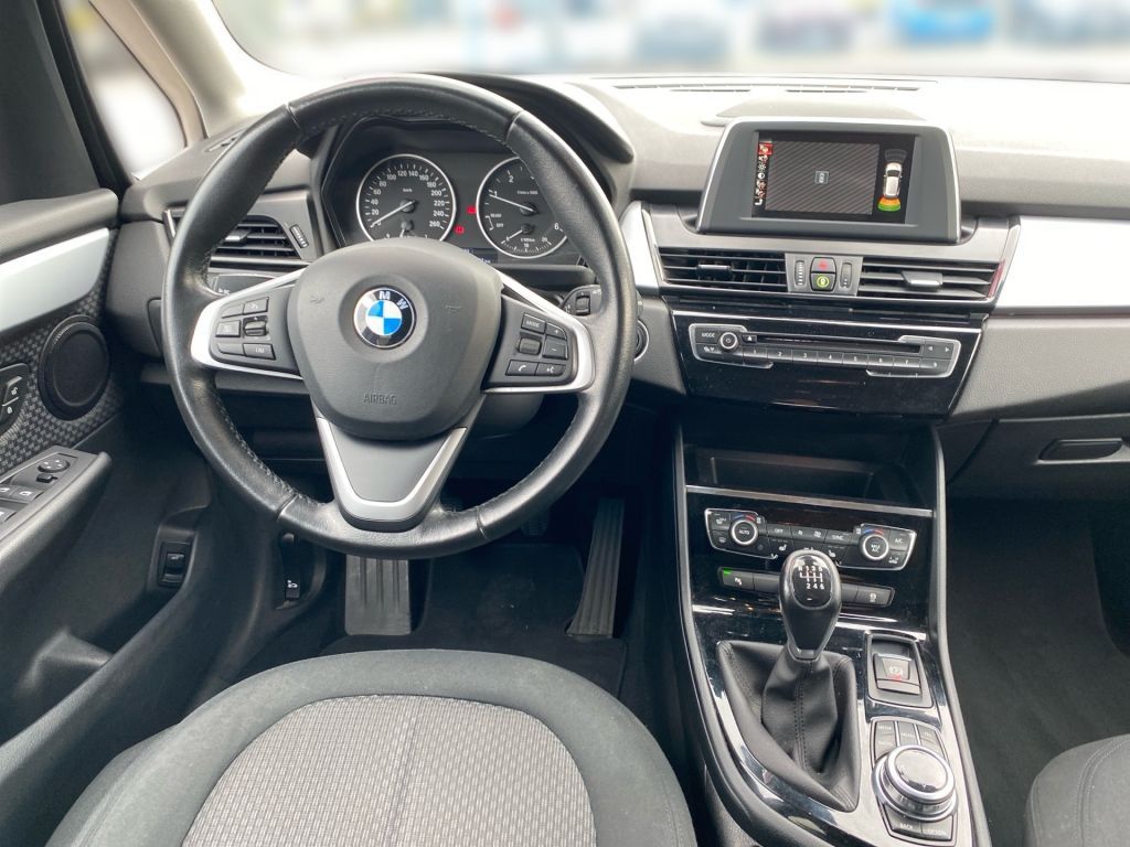 Fahrzeugabbildung BMW 218d Active Tourer Advantage+NAV+AHK+CAM+LED+