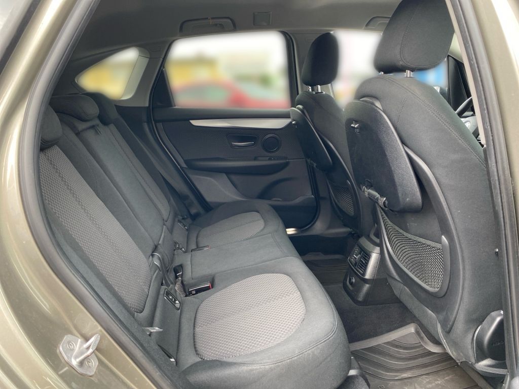 Fahrzeugabbildung BMW 218d Active Tourer Advantage+NAV+AHK+CAM+LED+