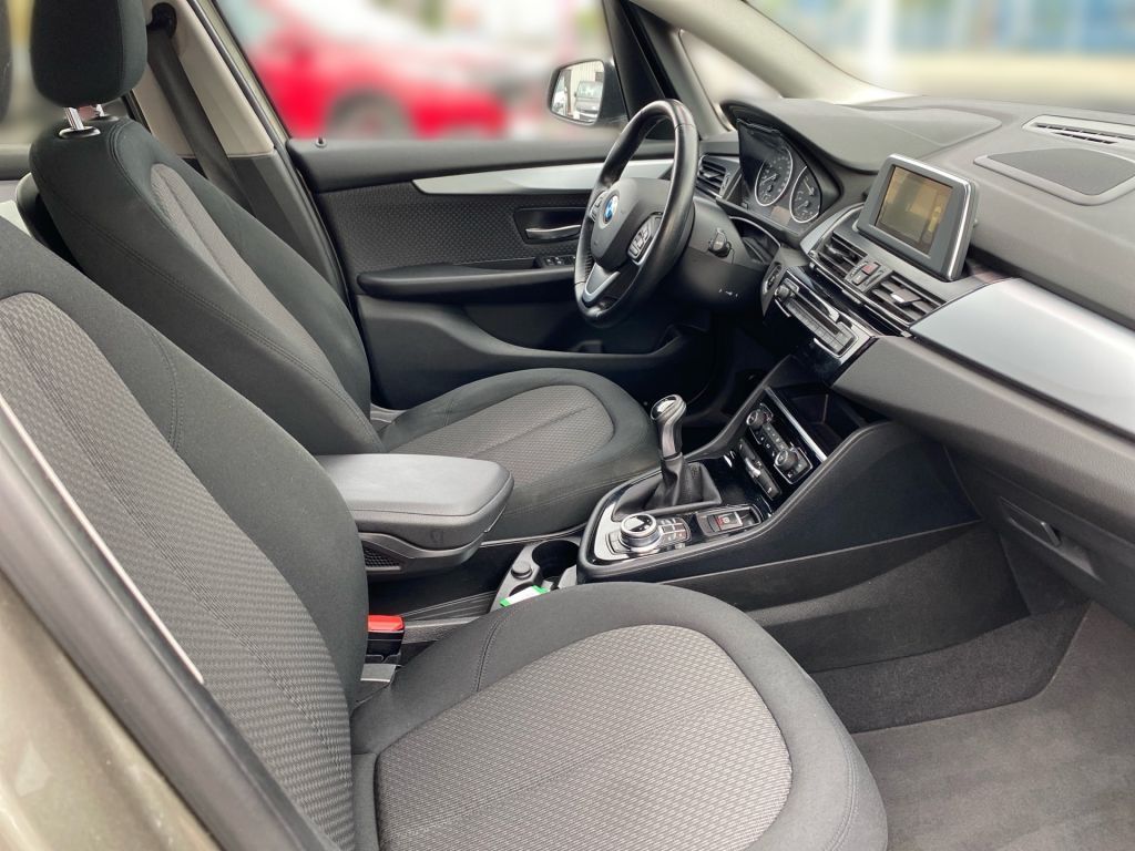 Fahrzeugabbildung BMW 218d Active Tourer Advantage+NAV+AHK+CAM+LED+