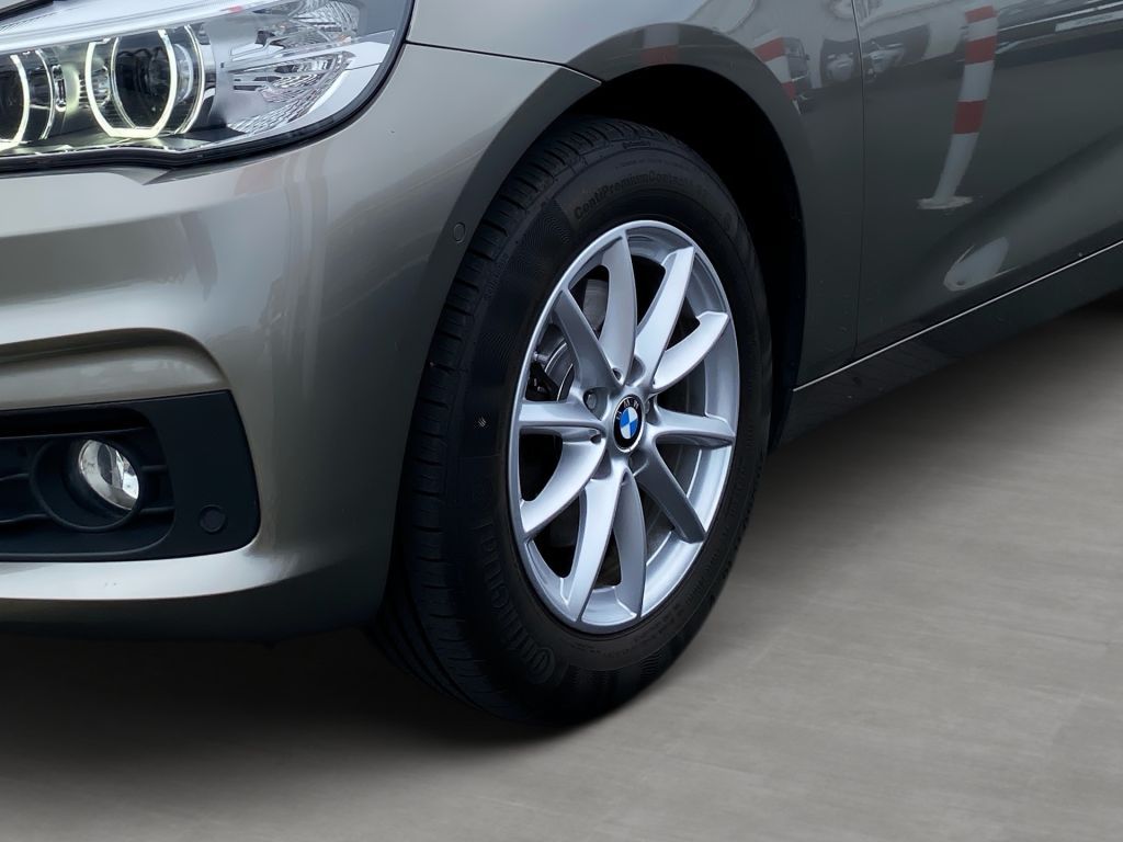 Fahrzeugabbildung BMW 218d Active Tourer Advantage+NAV+AHK+CAM+LED+