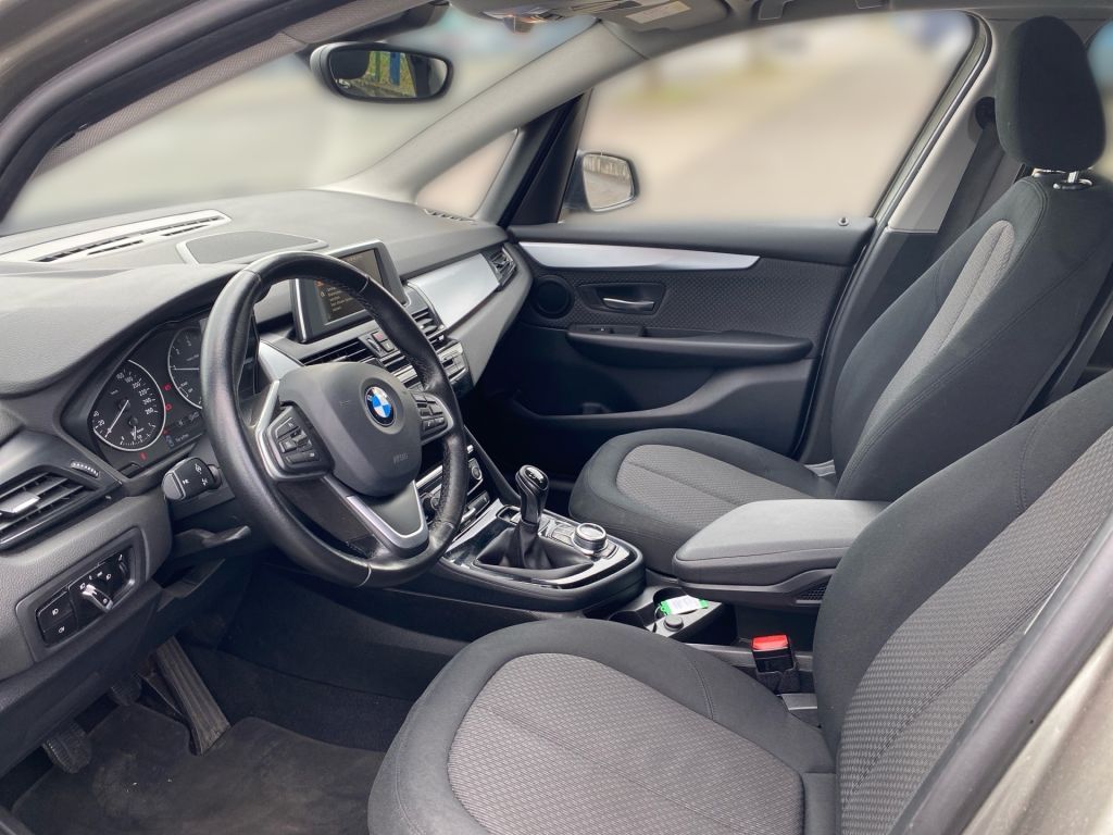 Fahrzeugabbildung BMW 218d Active Tourer Advantage+NAV+AHK+CAM+LED+