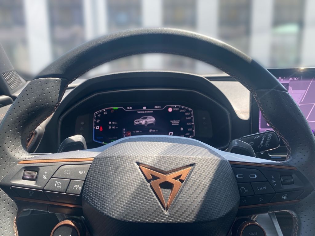 Fahrzeugabbildung CUPRA Formentor VZ 1.4 e-Hybrid +Pano+AHK+360°Kamera+