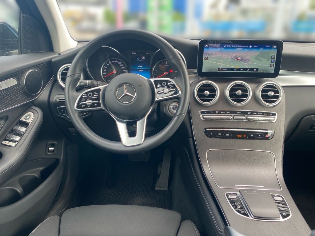Fahrzeugabbildung Mercedes-Benz GLC 220 d 4Matic +Business Paket+LED+Carplay+