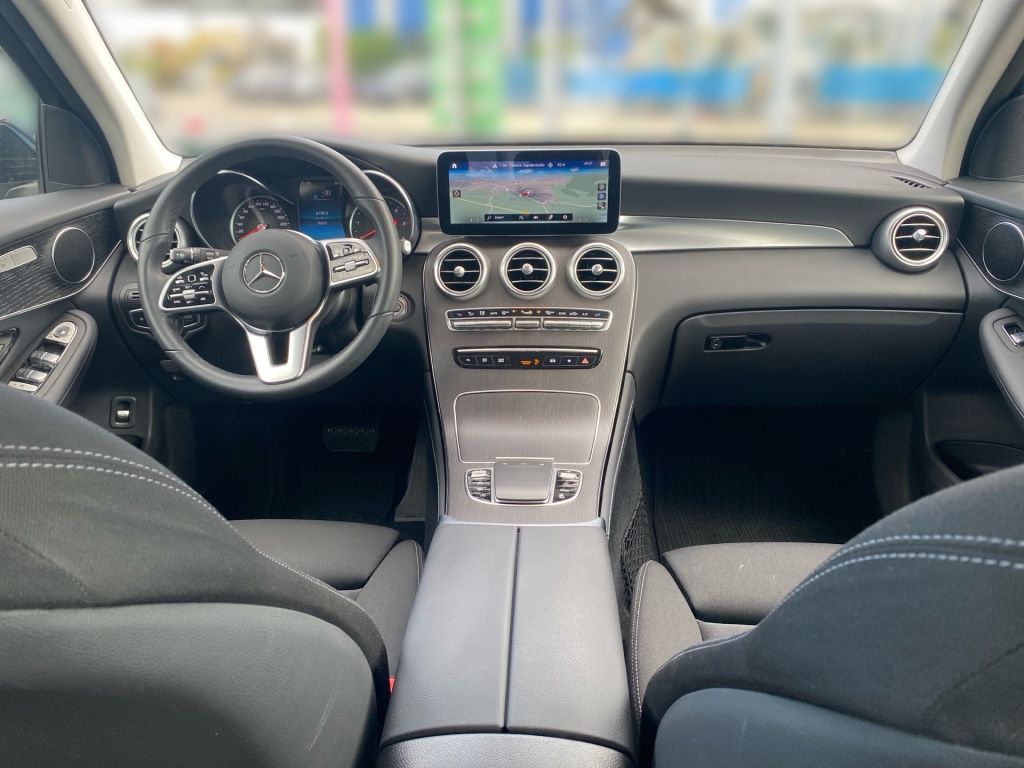 Fahrzeugabbildung Mercedes-Benz GLC 220 d 4Matic +Business Paket+LED+Carplay+