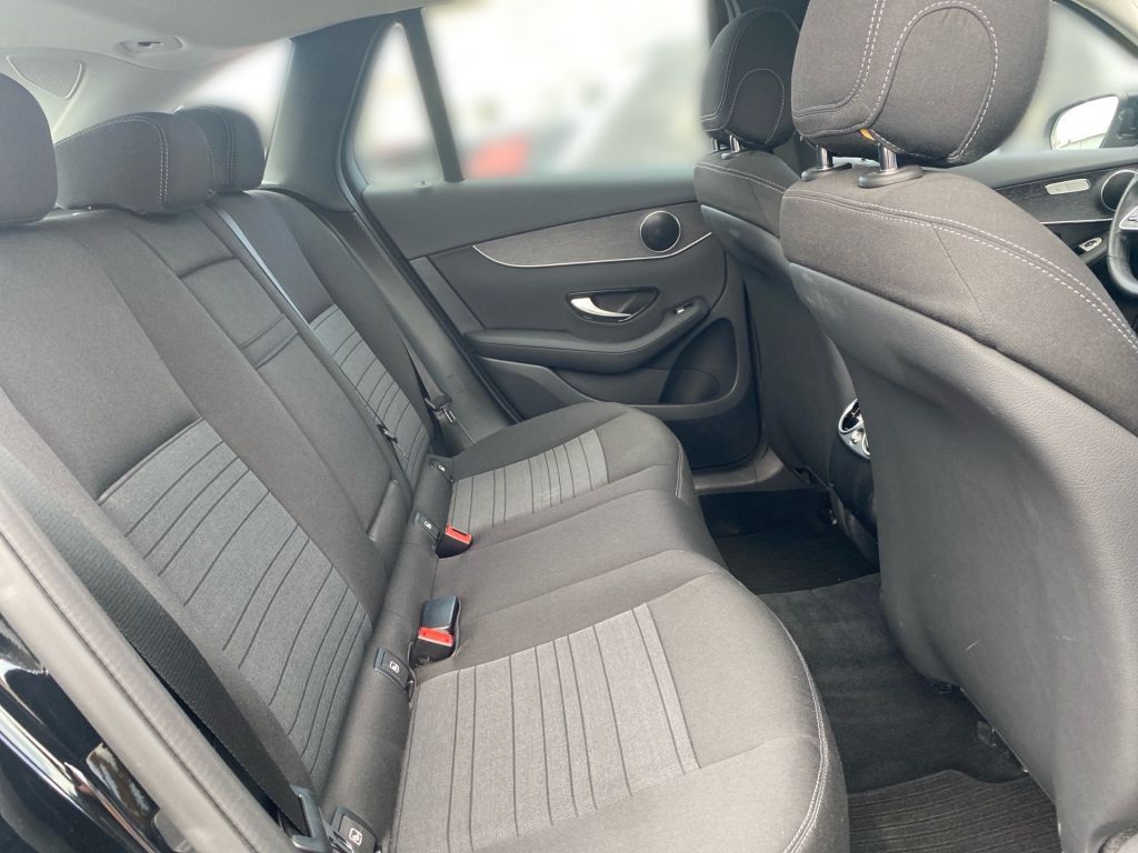 Fahrzeugabbildung Mercedes-Benz GLC 220 d 4Matic +Business Paket+LED+Carplay+