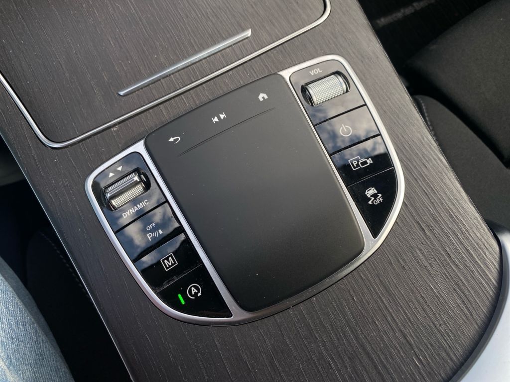 Fahrzeugabbildung Mercedes-Benz GLC 220 d 4Matic +Business Paket+LED+Carplay+