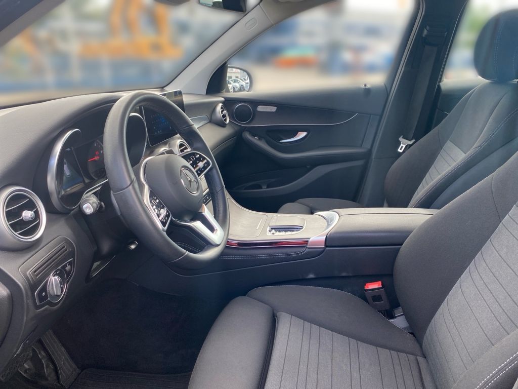 Fahrzeugabbildung Mercedes-Benz GLC 220 d 4Matic +Business Paket+LED+Carplay+