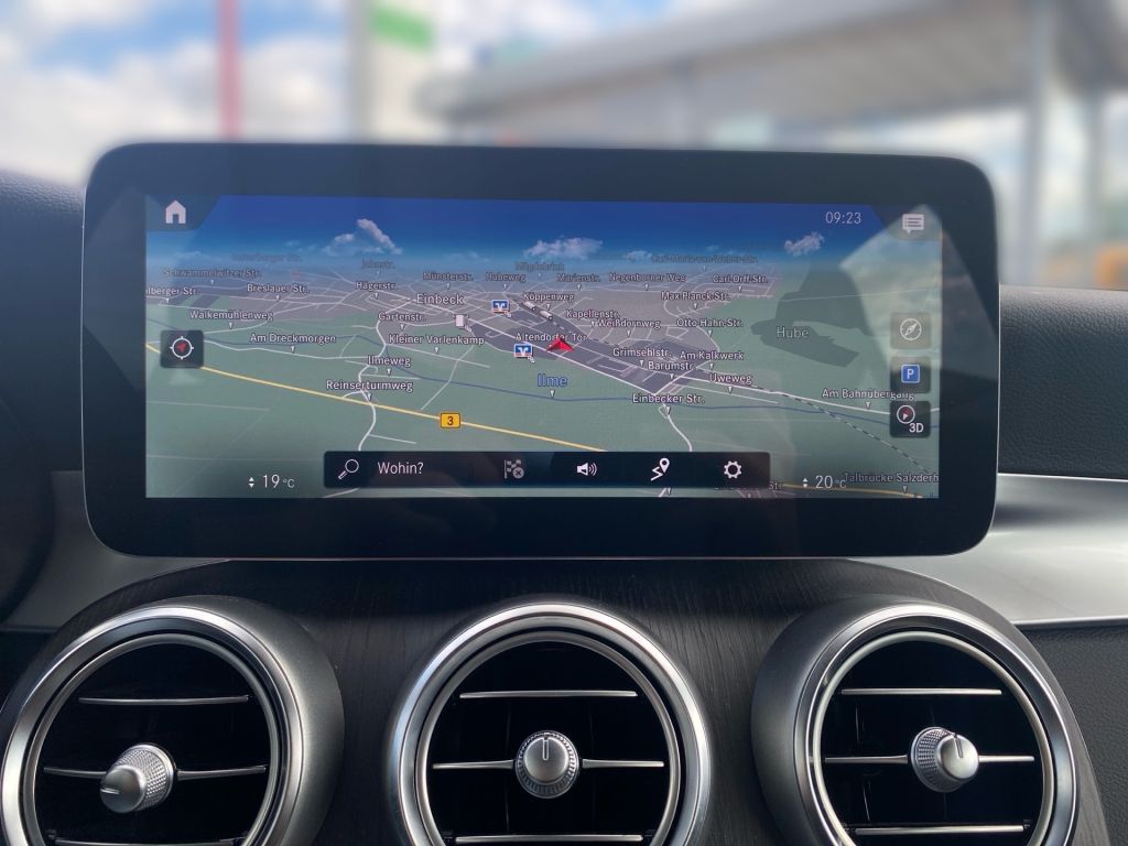 Fahrzeugabbildung Mercedes-Benz GLC 220 d 4Matic +Business Paket+LED+Carplay+