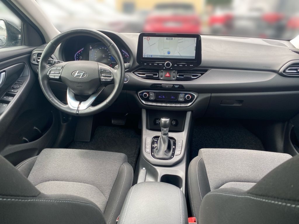 Fahrzeugabbildung Hyundai i30 Kombi 1.6 CRDI DCT EDITION 30+   /AHK