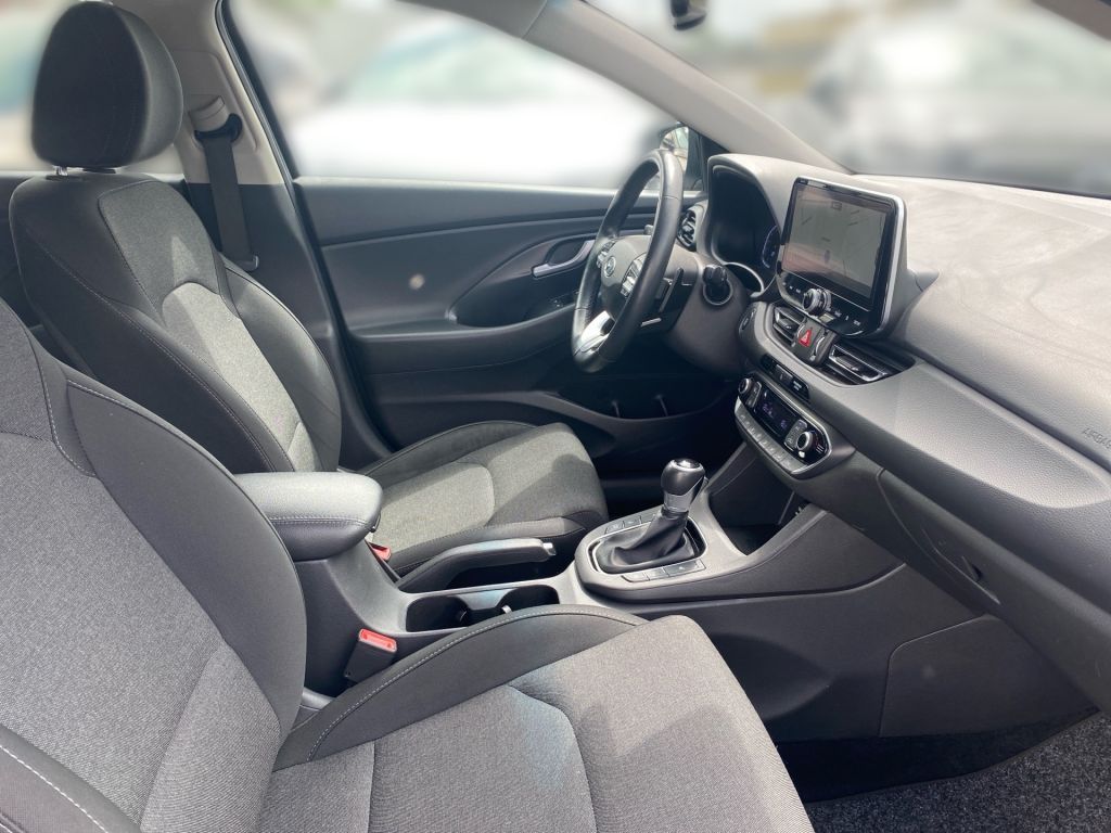 Fahrzeugabbildung Hyundai i30 Kombi 1.6 CRDI DCT EDITION 30+   /AHK