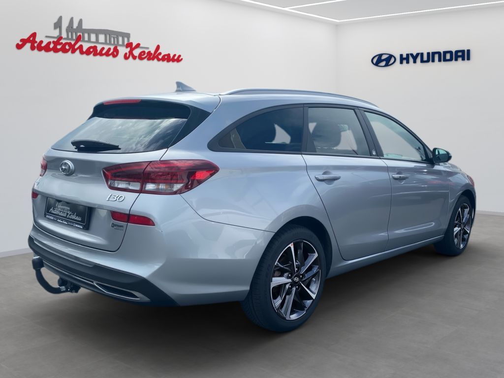 Fahrzeugabbildung Hyundai i30 Kombi 1.6 CRDI DCT EDITION 30+   /AHK