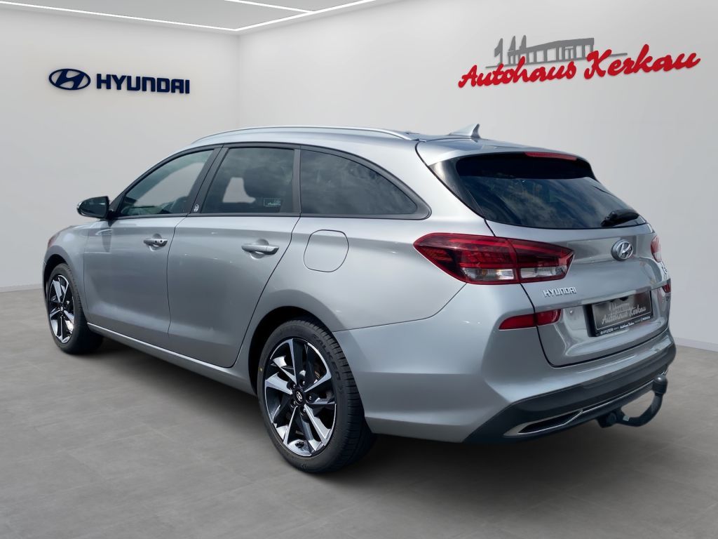 Fahrzeugabbildung Hyundai i30 Kombi 1.6 CRDI DCT EDITION 30+   /AHK