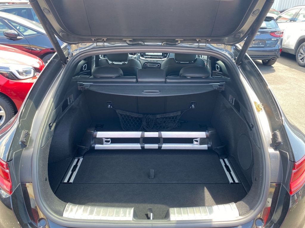 Fahrzeugabbildung Kia ProCeed 1.6 T-GDI DCT7 OPF GT +Komfort P.+ Navi