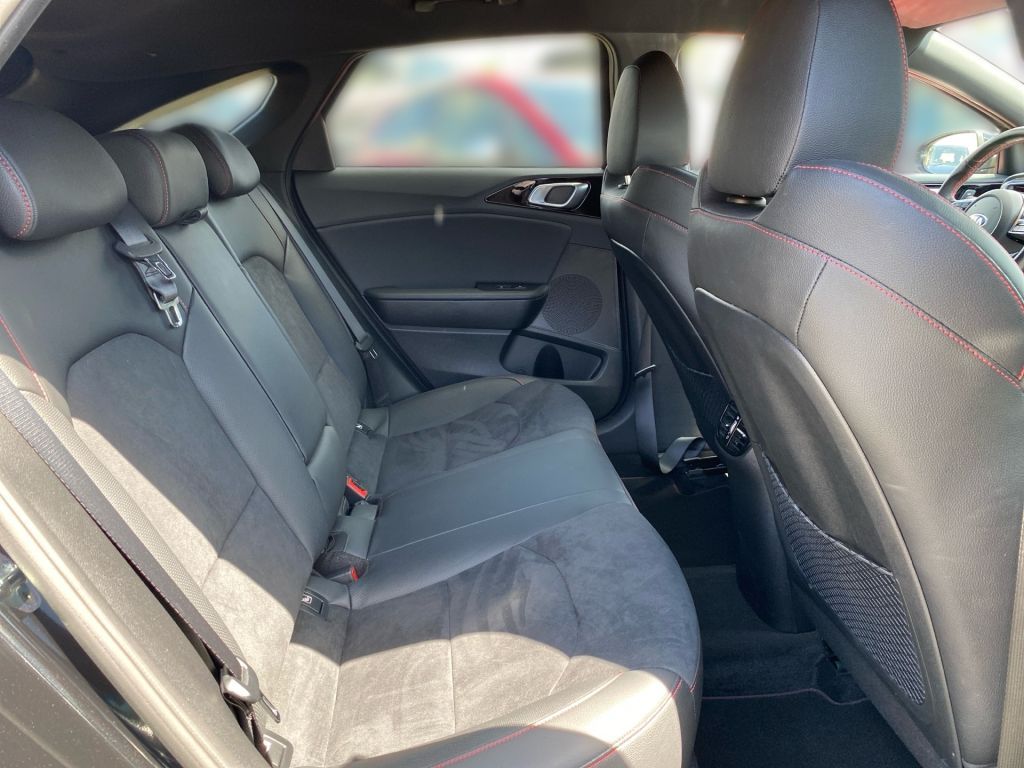 Fahrzeugabbildung Kia ProCeed 1.6 T-GDI DCT7 OPF GT +Komfort P.+ Navi