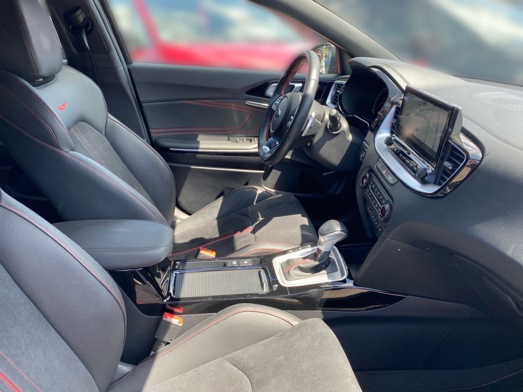 Fahrzeugabbildung Kia ProCeed 1.6 T-GDI DCT7 OPF GT +Komfort P.+ Navi