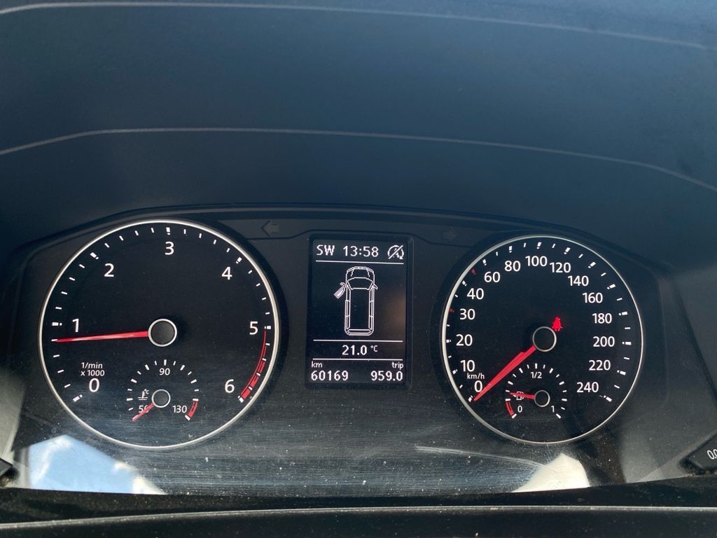 Fahrzeugabbildung Volkswagen Transporter T6 DSG Lang +9Sitzer+AHK+Standh.+8fa