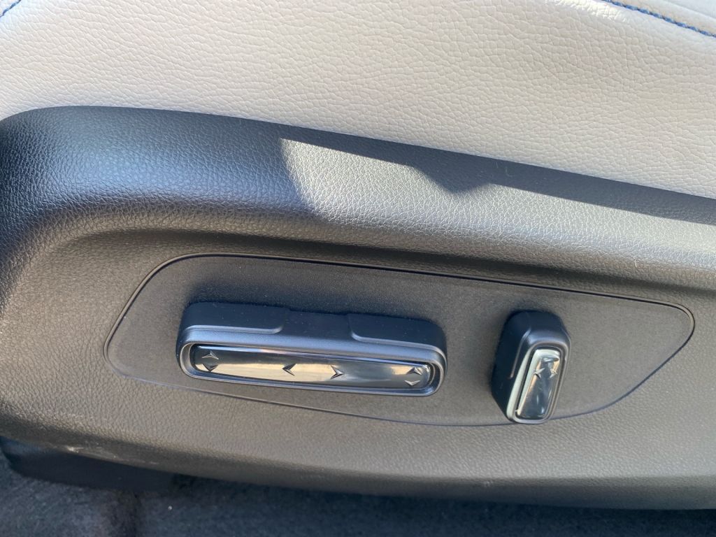 Fahrzeugabbildung Honda e:Ny1 Advance-Paket