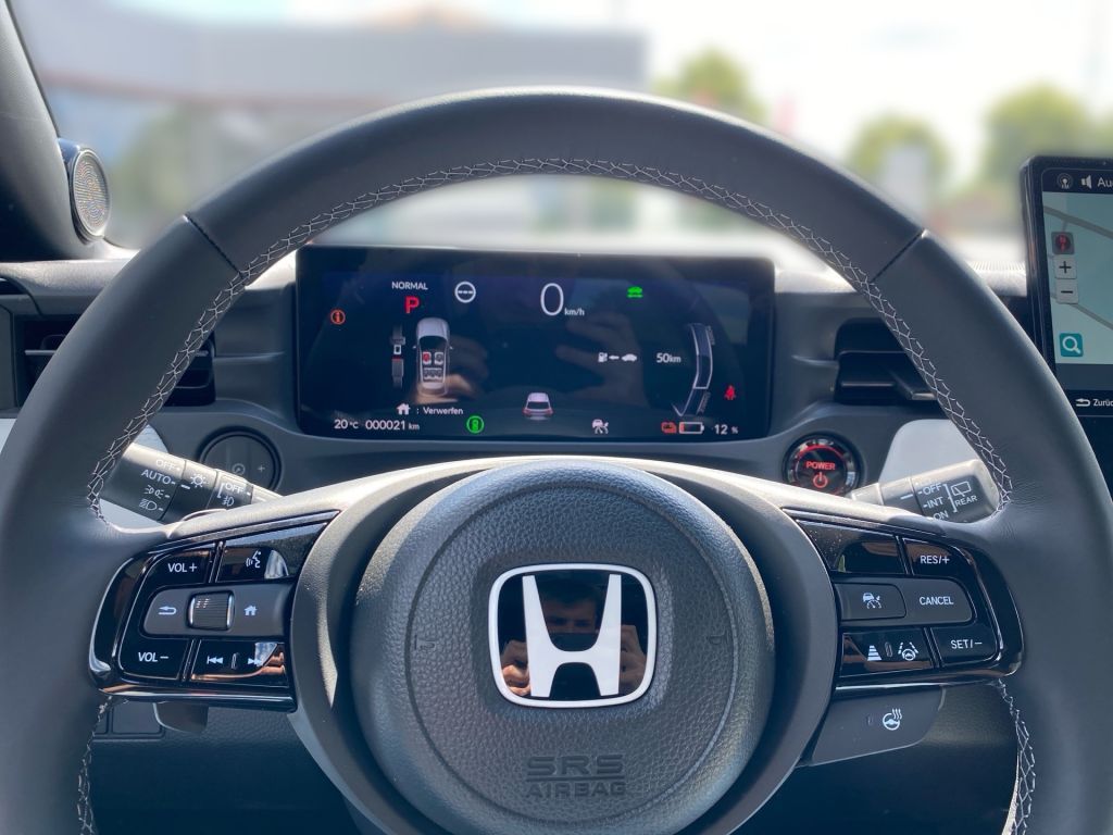 Fahrzeugabbildung Honda e:Ny1 Advance-Paket