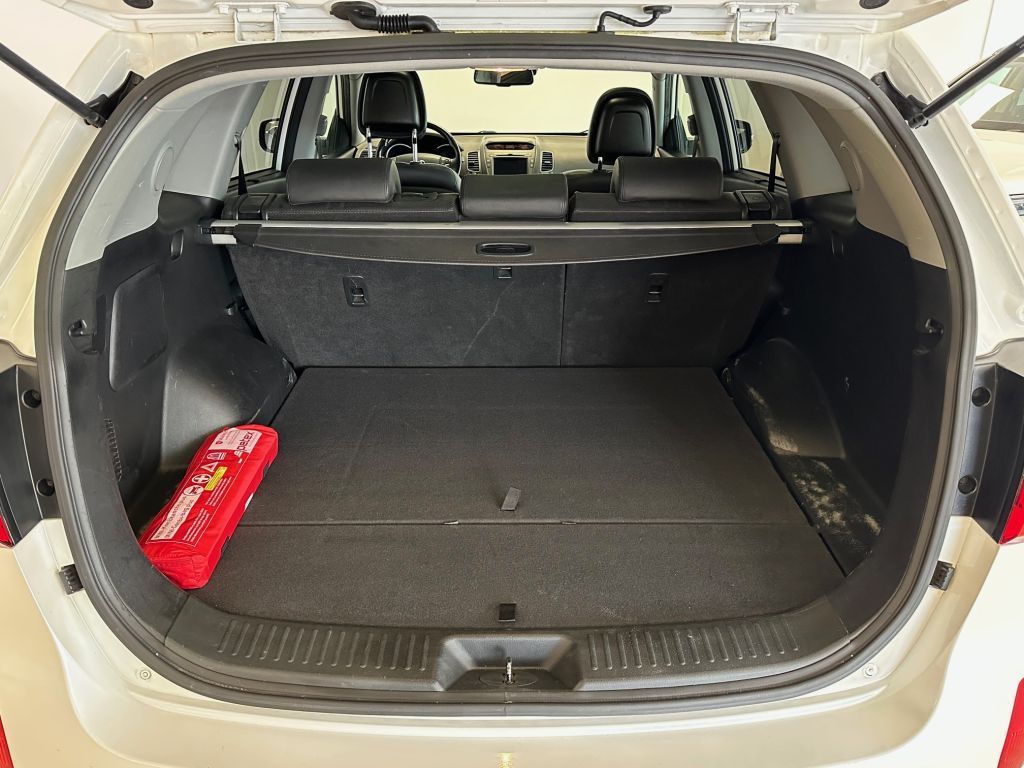 Fahrzeugabbildung Kia Sorento 2.2 CRDi AWD Platinum Edition AHK 2500kg