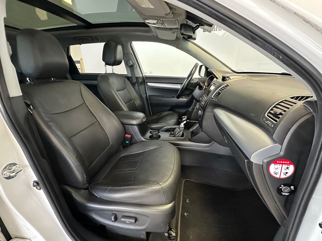 Fahrzeugabbildung Kia Sorento 2.2 CRDi AWD Platinum Edition AHK 2500kg