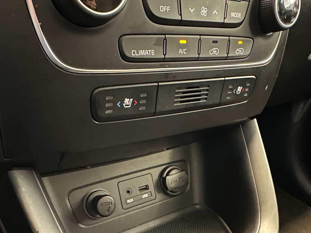 Fahrzeugabbildung Kia Sorento 2.2 CRDi AWD Platinum Edition AHK 2500kg