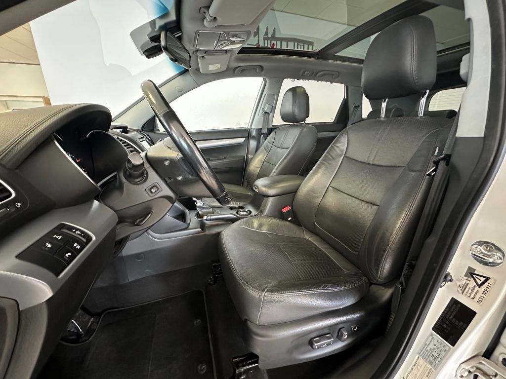 Fahrzeugabbildung Kia Sorento 2.2 CRDi AWD Platinum Edition AHK 2500kg