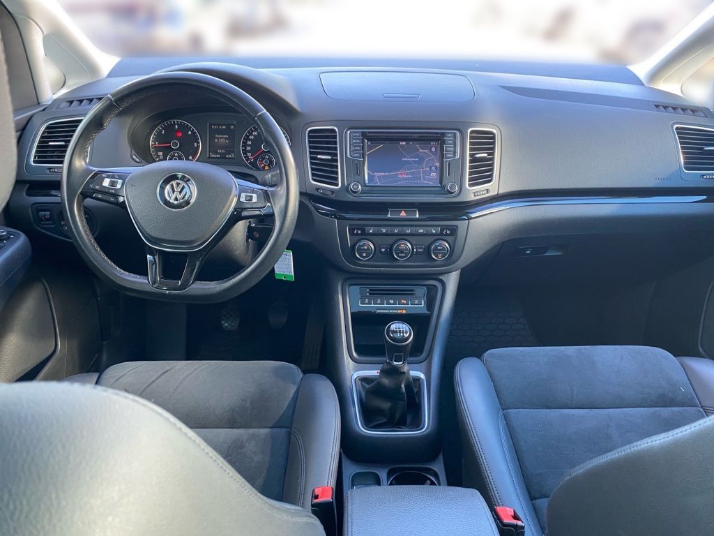 Fahrzeugabbildung Volkswagen Sharan 2.0 TDI 4MOTION Highline+7Sitzer+Pano+CAM