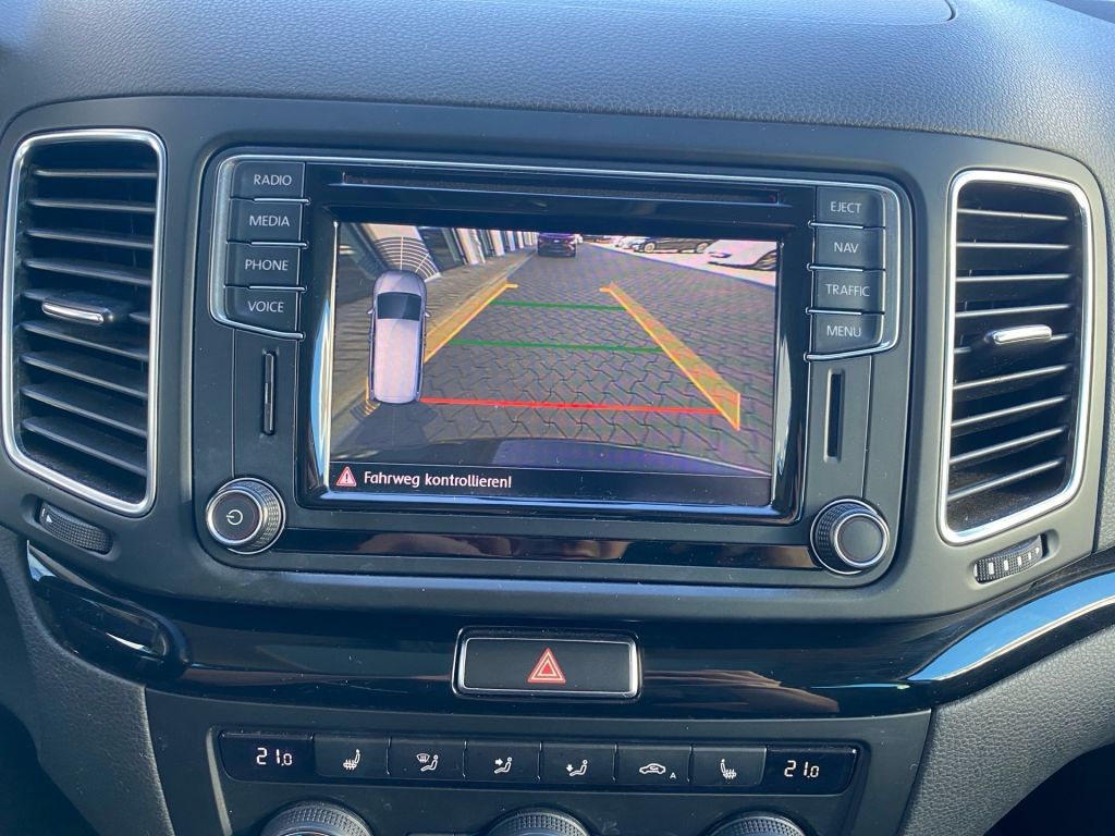 Fahrzeugabbildung Volkswagen Sharan 2.0 TDI 4MOTION Highline+7Sitzer+Pano+CAM