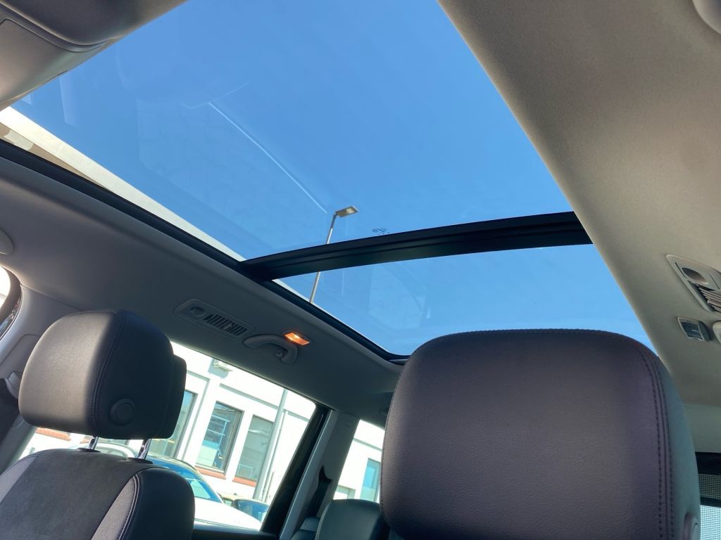 Fahrzeugabbildung Volkswagen Sharan 2.0 TDI 4MOTION Highline+7Sitzer+Pano+CAM
