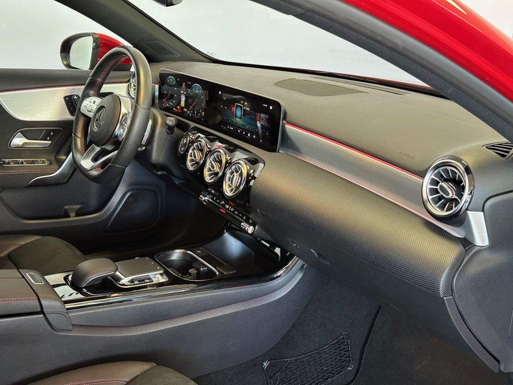 Fahrzeugabbildung Mercedes-Benz A 200 AMG Line +Ambiente+Business+Navi+Carplay+