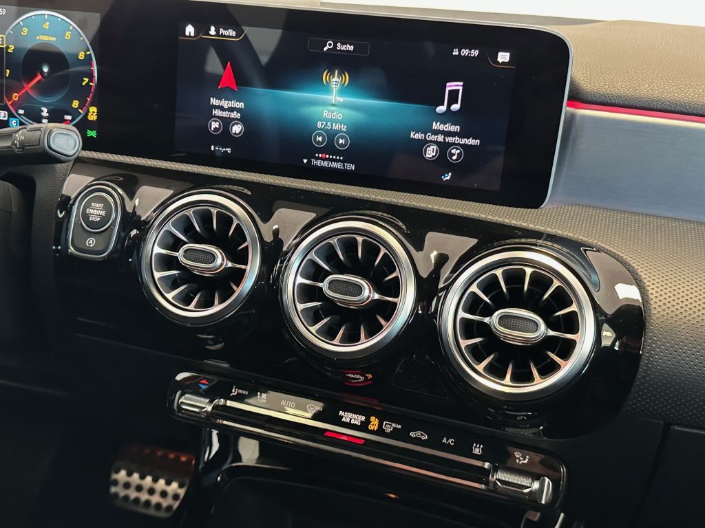 Fahrzeugabbildung Mercedes-Benz A 200 AMG Line +Ambiente+Business+Navi+Carplay+