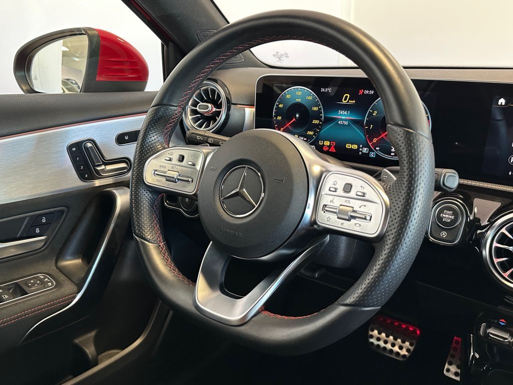 Fahrzeugabbildung Mercedes-Benz A 200 AMG Line +Ambiente+Business+Navi+Carplay+