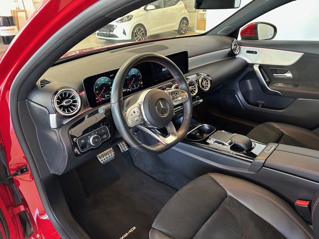 Fahrzeugabbildung Mercedes-Benz A 200 AMG Line +Ambiente+Business+Navi+Carplay+