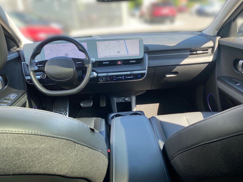 Fahrzeugabbildung Hyundai IONIQ 5 77,4 kWh 4WD Uniq +Pano+20