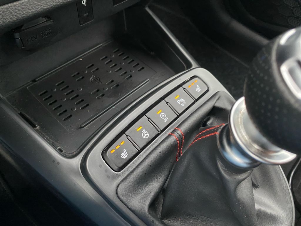 Fahrzeugabbildung Hyundai i10 1.0 T-GDI N-Line DACH+NAVI+CAM+SHZ+LHZ+GRA