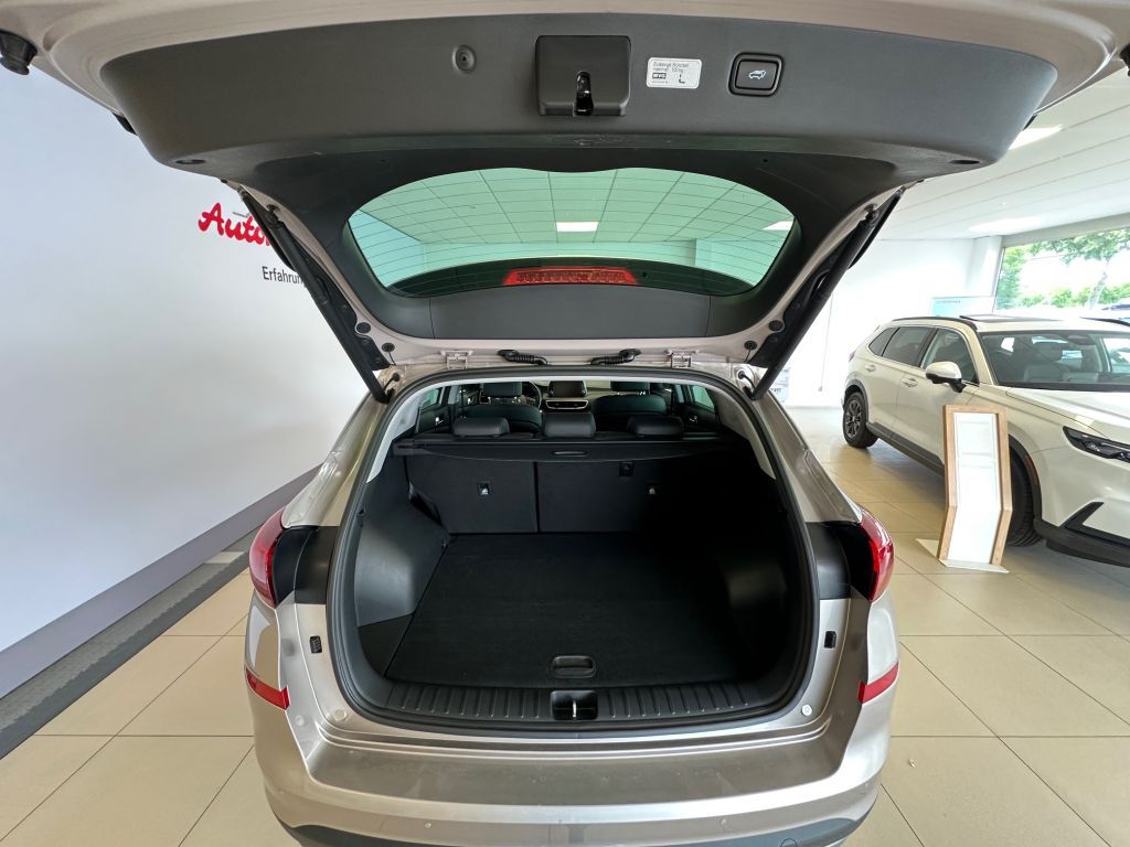 Fahrzeugabbildung Hyundai Tucson 2.0CRDi 4WD Aut. Premium +LEDER+AHK+8Fach