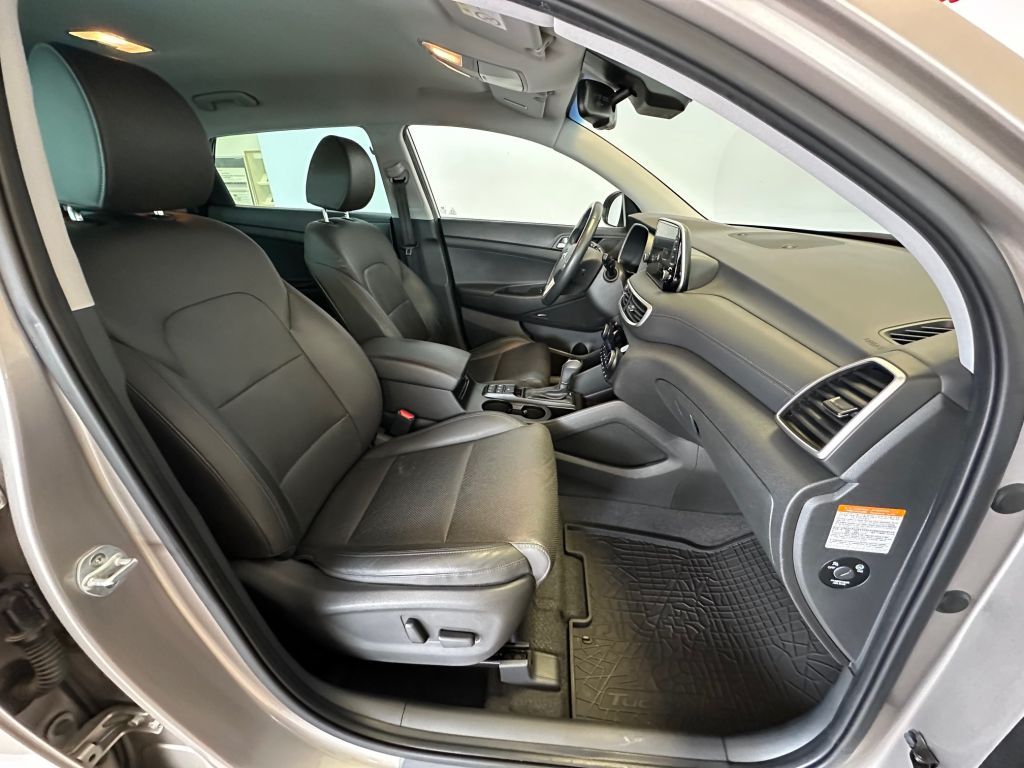 Fahrzeugabbildung Hyundai Tucson 2.0CRDi 4WD Aut. Premium +LEDER+AHK+8Fach