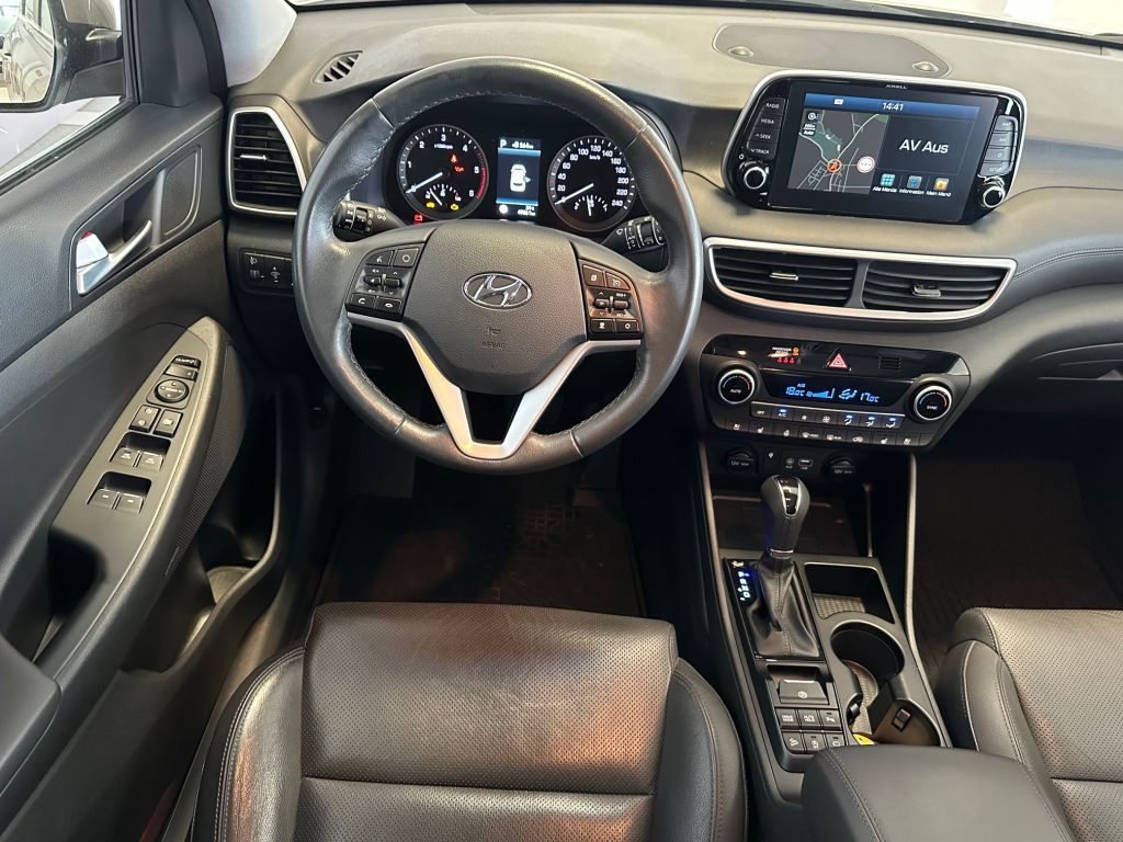 Fahrzeugabbildung Hyundai Tucson 2.0CRDi 4WD Aut. Premium +LEDER+AHK+8Fach