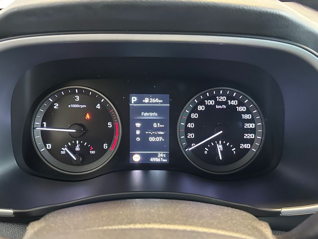 Fahrzeugabbildung Hyundai Tucson 2.0CRDi 4WD Aut. Premium +LEDER+AHK+8Fach