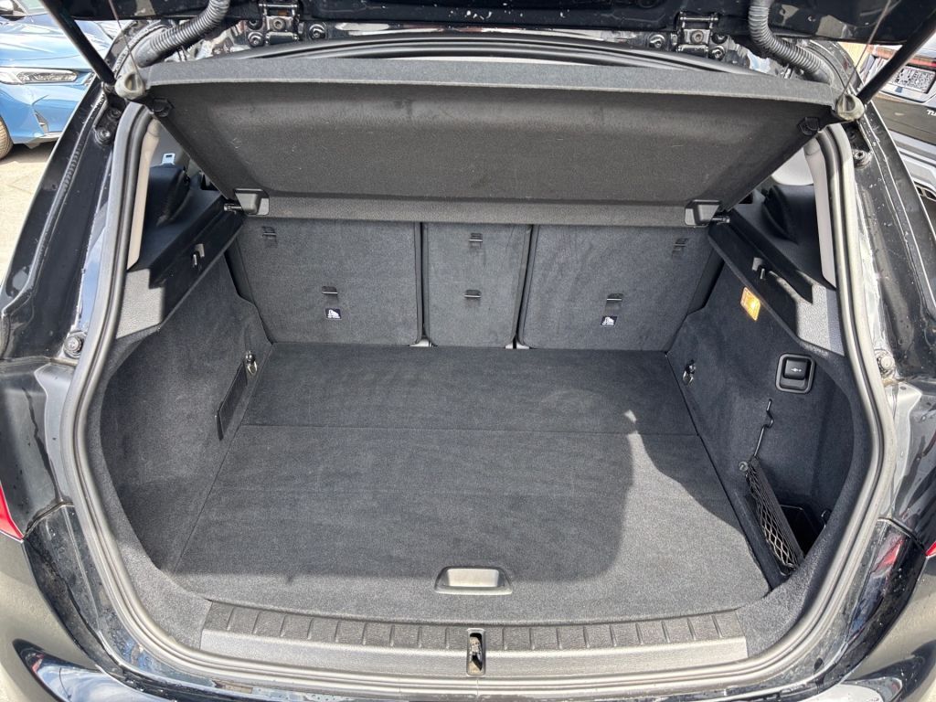 Fahrzeugabbildung BMW 220d Active Tourer Aut. Advantage + AHK +
