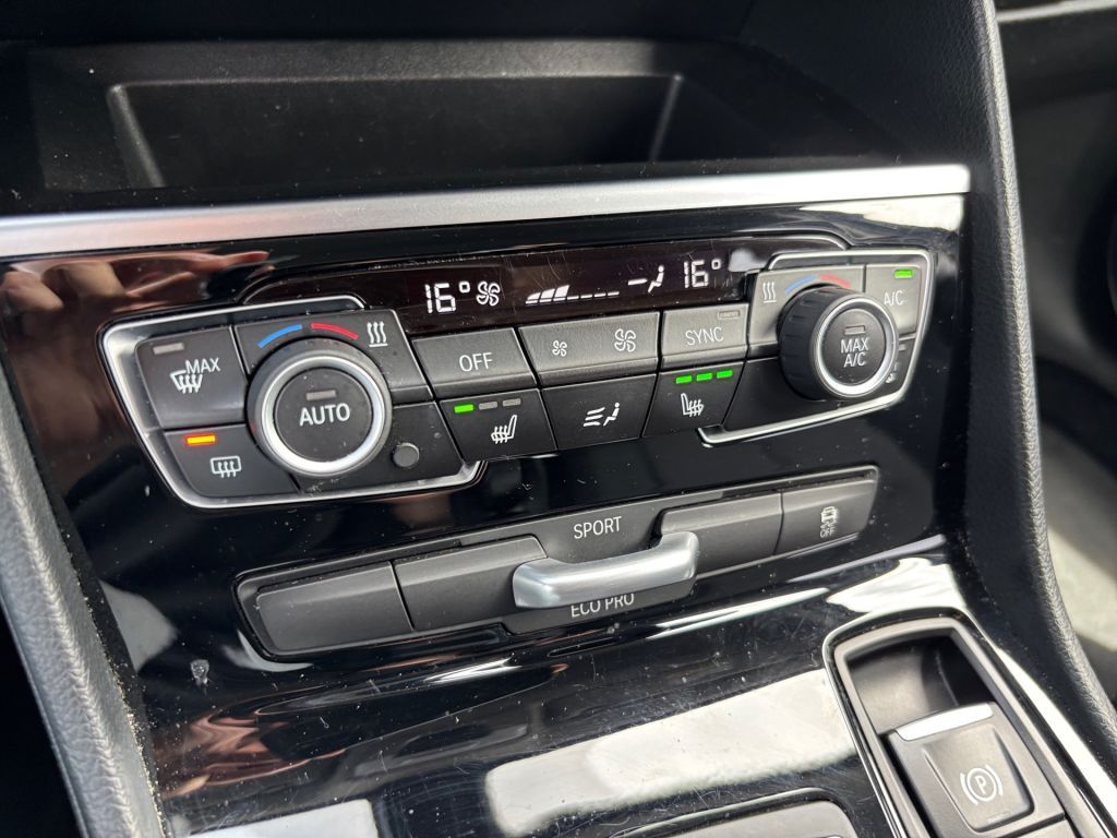 Fahrzeugabbildung BMW 220d Active Tourer Aut. Advantage + AHK +