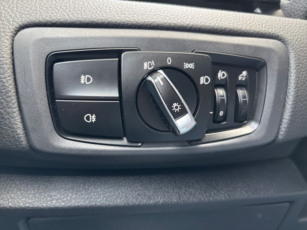 Fahrzeugabbildung BMW 220d Active Tourer Aut. Advantage + AHK +