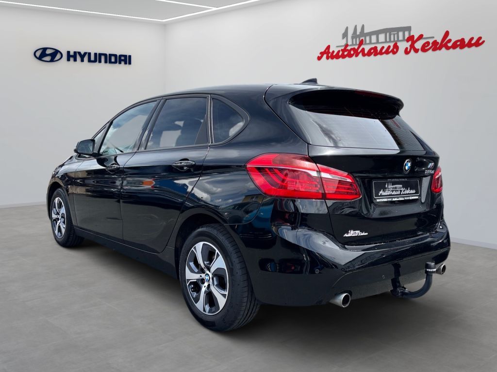 Fahrzeugabbildung BMW 220d Active Tourer Aut. Advantage + AHK +