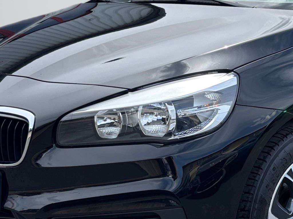 Fahrzeugabbildung BMW 220d Active Tourer Aut. Advantage + AHK +